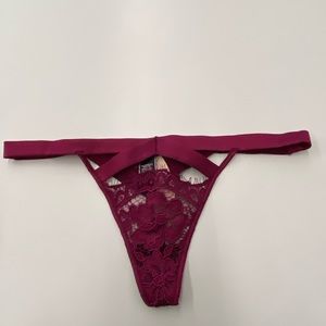 NWT Victoria’s Secret V-String - Size M